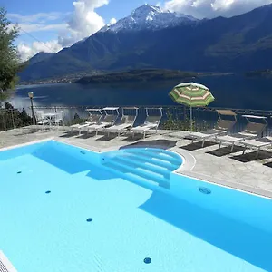 Wonderful Flat With Swimming Pool Lift And Garden Appartement Gravedona